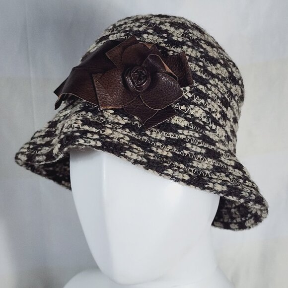 Daniele Meucci 80% Brown Wool Cloche Hat with Brown Rose Detail Made in Italy - Picture 1 of 16